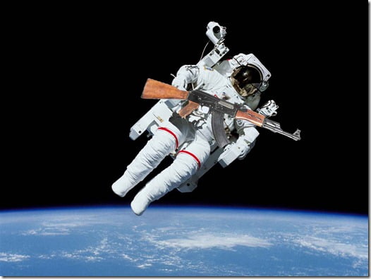 astronauta-arma