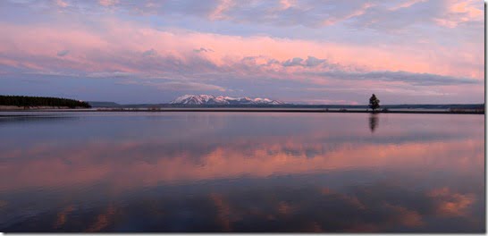 Some Yellowstone National Park visitors have reported hearing odd sounds in the skies above Yellowstone Lake on clear days in the early mornings. (Ruffin Prevost/Yellowstone Gate - click to enlarge)                                
